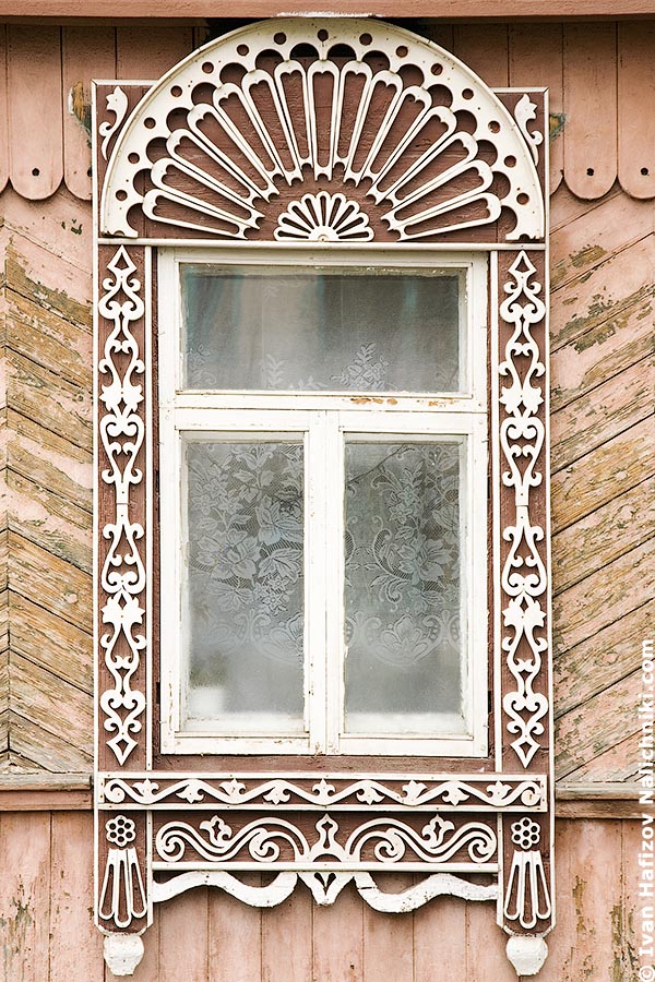 Nalichnik with fretwork in Vladimir