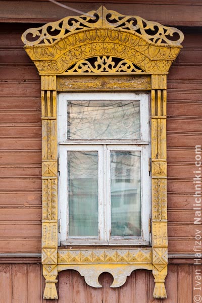 Резной оконный деревянный наличник. Из Шуи Ивановской области