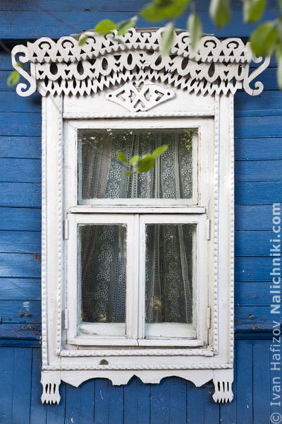 Деревянный оконный наличник без ставень. Из Наро-Фоминска Московской области